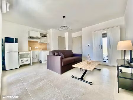 studio entièrement meublé avec terrasse/jardin et box fermé à st barnabé