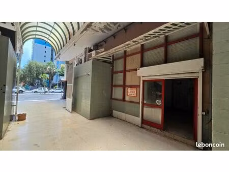 local commercial a vendre 77 000 euros