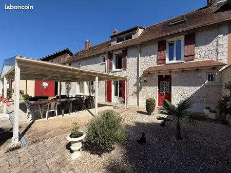 propriété 9 pièces 240 m²