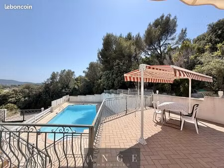 propriété 7 pièces 200 m²
