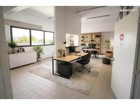 bureau 65 m²