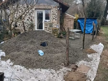 petite maison dans un hameau