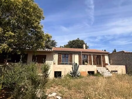 bien rare à moussan   plain-pied  terrain 443 m²  garage 34 m²  dpe c. à 6 minutes de narb