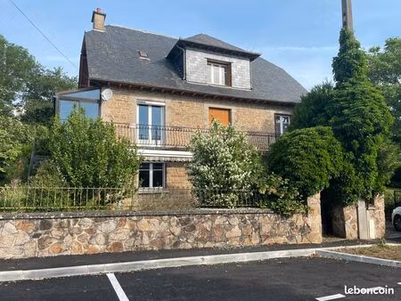 grande maison de village proche du lac