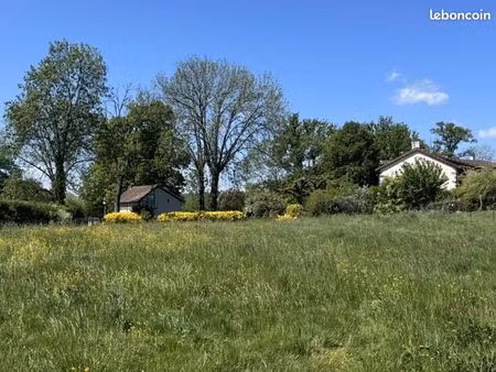 terrain 1 600 m² jussac