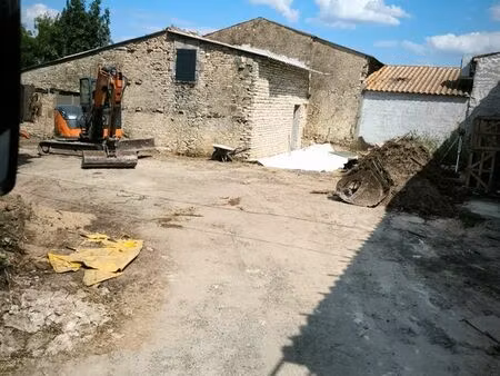 bâtiment en pierre