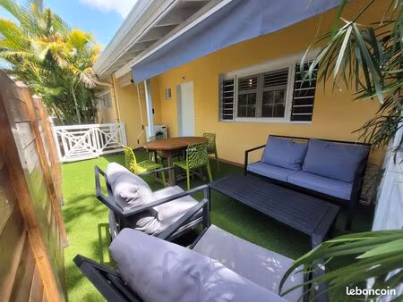 studio avec mezzanine meublé  rénové et climatisé  classé 2 ★   plage à 100m