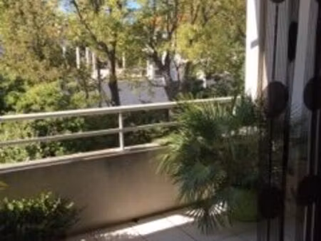 t2 - 50m² avec terrasse – saint julien (13012)