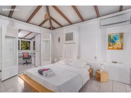 spacieuse villa avec jacuzzi au vert-pré