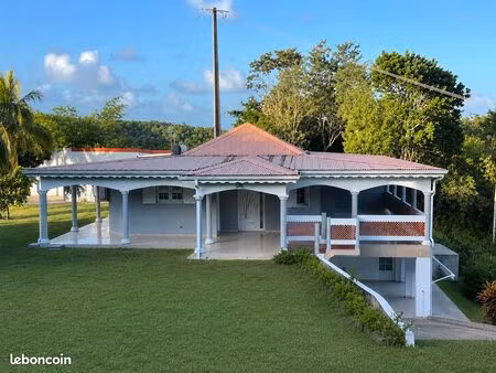 à louer – charmante villa dans un cadre paisible aux trois-îlets