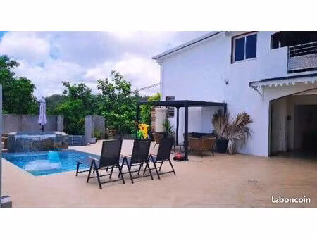 villa 5 pièces 150 m²