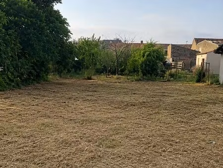 vend terrain constructible de 370 m2 sur la commune vend terrain constructible de 370 m2 s