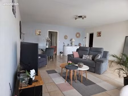 victor hugo : t4 meublé + 2 terrasses + parking