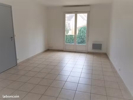 studio 1 pièce 33 m²
