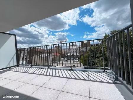 t2 45 5m² récent (2025) avec balcon de 7m²  vue dégagée et cave - métro hoche/pré-st-gerva