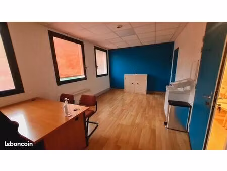 location cabinet paramedical
