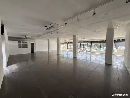 local commercial 280 m² fréjus