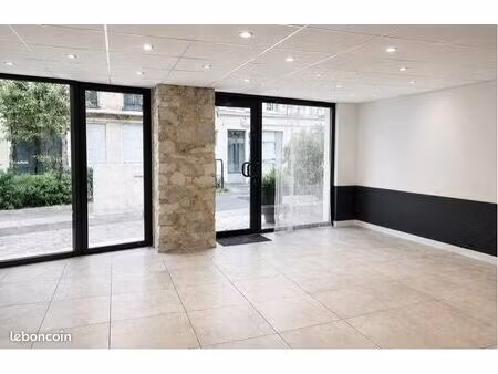 local commercial-centre ville