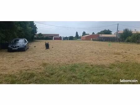 terrain 1018m2 constructible