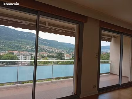 location t4 millau