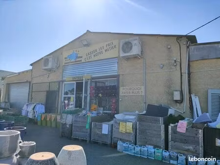 local commercial 2251 m² saint-maximin-la-sainte-baume