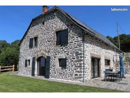 domaine avec ancien corps de ferme rénové et 4ha + sources