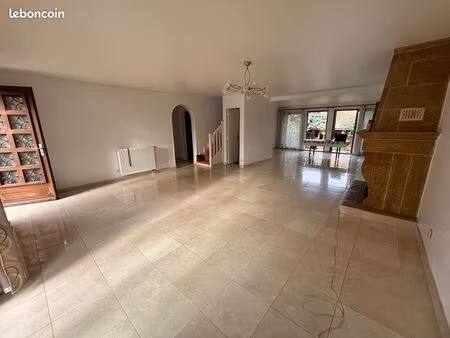 maison familiale 135 m² — garage 2 voitures — jardin — secteur jacob
