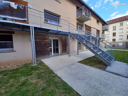 appartement 1 pièce 61 m²