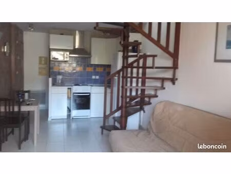 bandol studio mezzanine 23 m2 location vide où meublé
