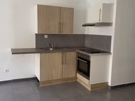 location studio cuers 32m²