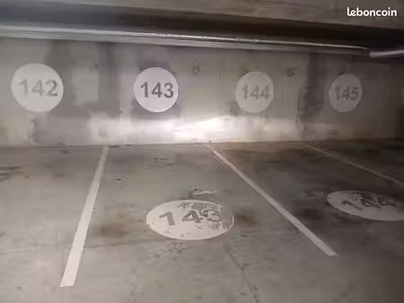 location parking privé et sécurisé evry