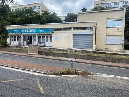local commercial bord de national irigny