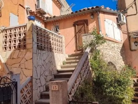 location maison de village