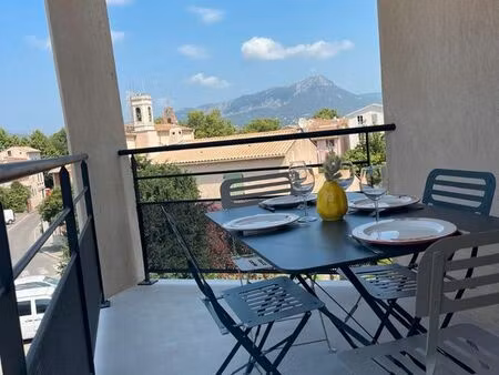 duplex 75 m² meublé – 2 chambres – terrasse tropézienne – centre du pradet