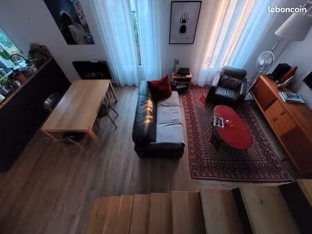 t4 en duplex au fond d’une ruelle privée