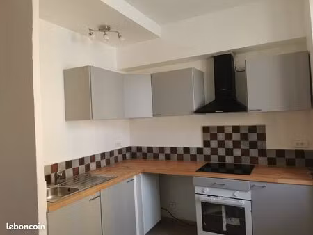t3 de 65 m² avec cuisine équipée