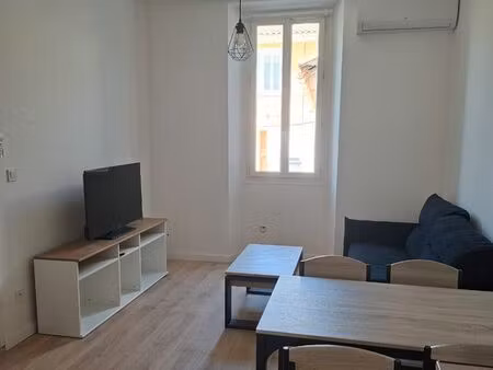 t2 meublé rénové 28 m² + extérieur privatif – électricité incluse – proche gare  kedge et 