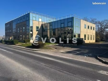 local bureaux 1 329 m²