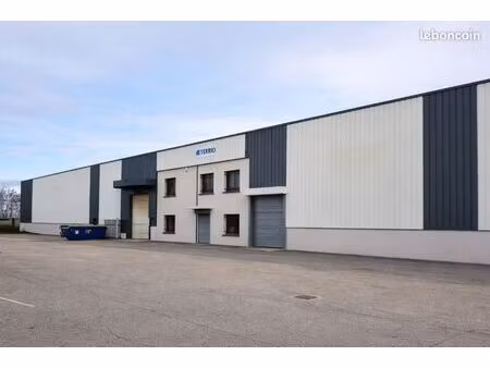 local industriel 568 m²