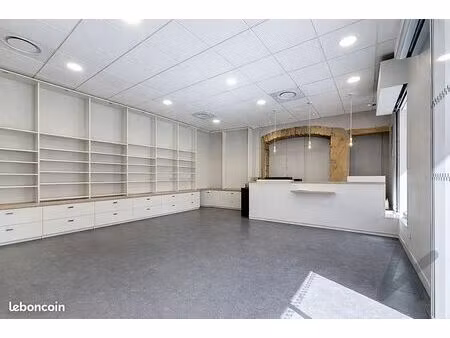 murs commerciaux 82 m² l'arbresle
