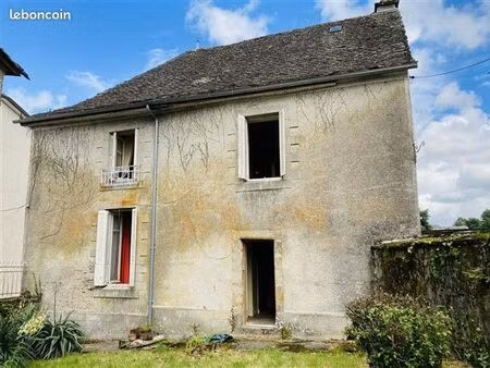 maison bourgeoise de 1700 122m2  545m2 de terrain sur lagarde enval (19)