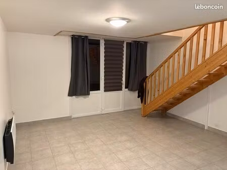 maison indépendante 80 m² avec garage double et cour sans vis-à-vis