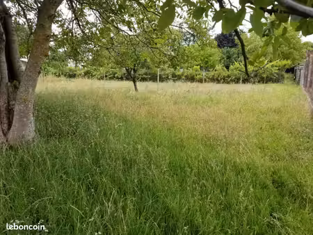 terrain 1 300 m² barbezieux saint hilaire