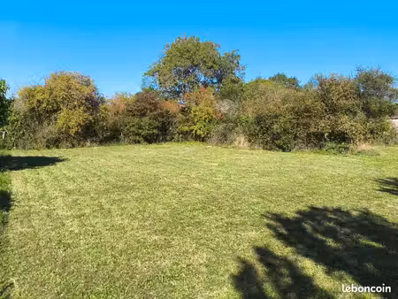 terrain 1 300 m² chassors