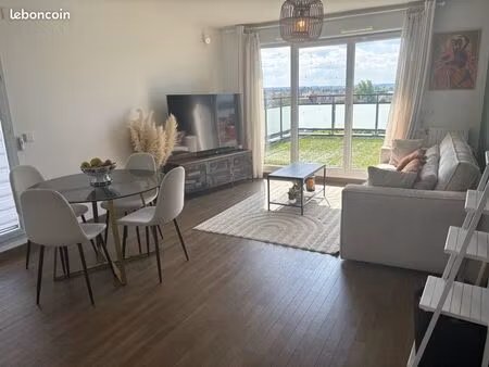 appartement t4 90m2 avec terrasse 60m2 et parking