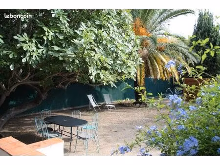 t3 centre ville jardin bord de mer sanary sur mer  parking