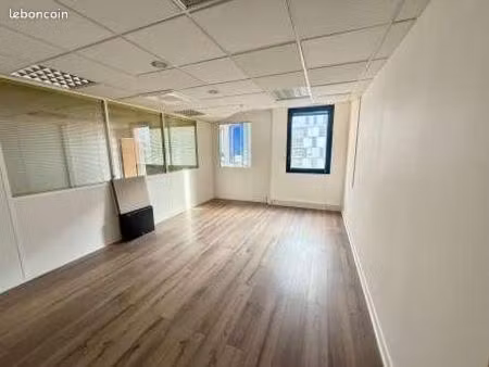 bureaux 78 m²