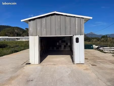 loue hangar 40 m2 plus extérieur 200 m2