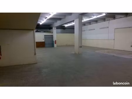 entrepôt 240 m² igny