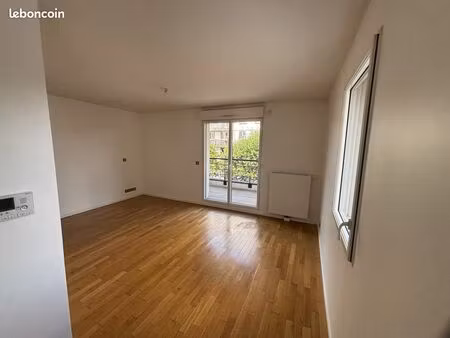 location studio à montreuil (mairie de montreuil)